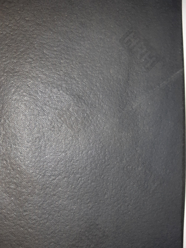 Meter ⚜  
11300 ⚜  
D11 ⚜  
PANTONE: No pantone color assigned ⚜  
black pu fabric with linen