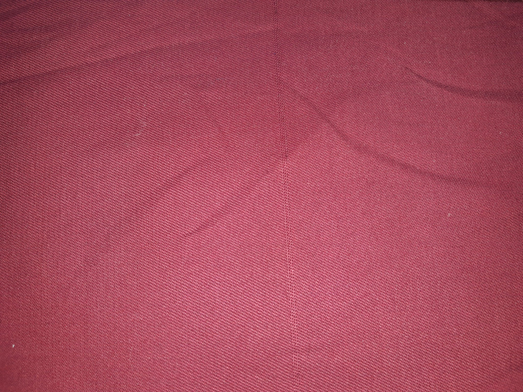 YARD ⚜  
10096-07 ⚜  
C8 ⚜  
PANTONE: No pantone color assigned ⚜  
twill fabric, 65 % polyester 35 % cotton, bordeaux