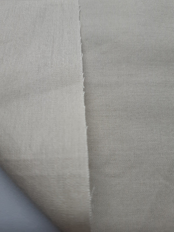 YARD ⚜  
10190-03 ⚜  
D9 ⚜  
PANTONE: No pantone color assigned ⚜  
CVC fabric 150 cm, beige