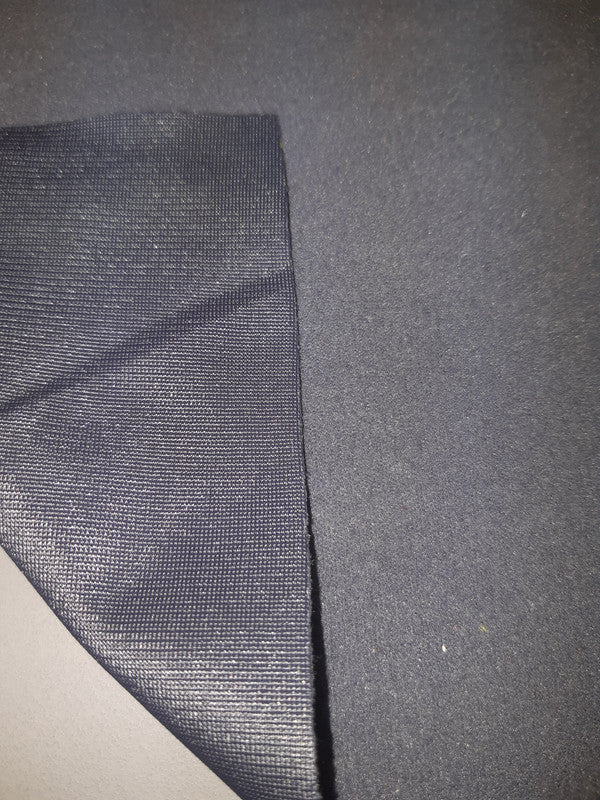 Kg ⚜  
10050-14 ⚜  
C5 ⚜  
PANTONE: Dark Grey ⚜  
tricot Adidas, 100 prc polyester, 240gsm ,152cm P:Dark Grey