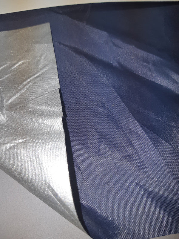 YARD ⚜  
10352-05 ⚜  
D7 ⚜  
PANTONE: Navy ⚜  
silver coated fabric P:Navy