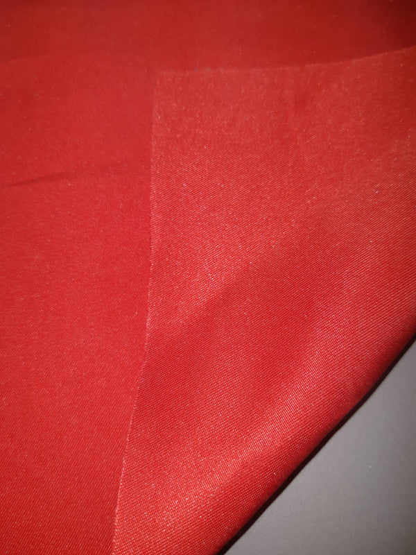 YARD ⚜  
10190-18 ⚜  
D9 ⚜  
PANTONE: No pantone color assigned ⚜  
CVC fabric 150 cm, red