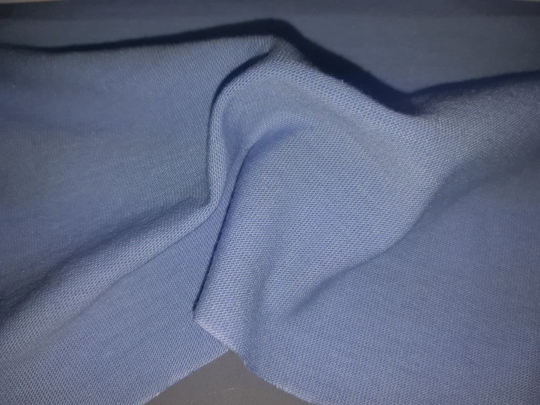 Kg ⚜  
10372-15 ⚜  
C6 ⚜  
PANTONE: Brunnera Blue ⚜  
single jersey fabric, 50 % cotton and 50 % polyester, P:Brunnera Blue