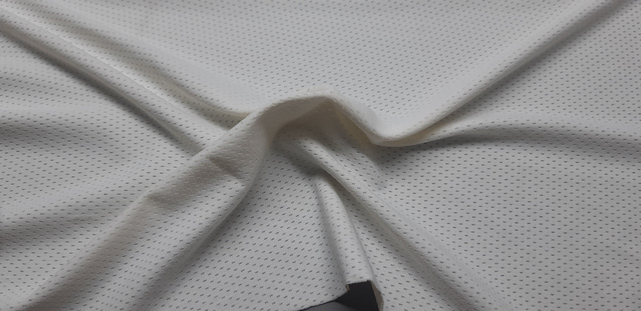 Kg ⚜  
11108-08 ⚜  
A7 ⚜  
PANTONE: White ⚜  
88 % nylon 12 % spandex, 160cmx195g fabric v189-1 P:White