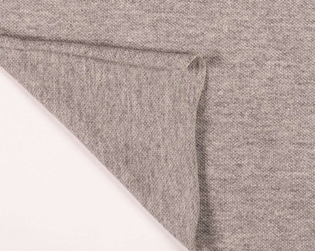 Kg ⚜  
10974-04 ⚜  
C7 ⚜  
PANTONE: Grey ⚜  
single pique, 100 % cotton, 230 gsm, 185 cm, P:Grey