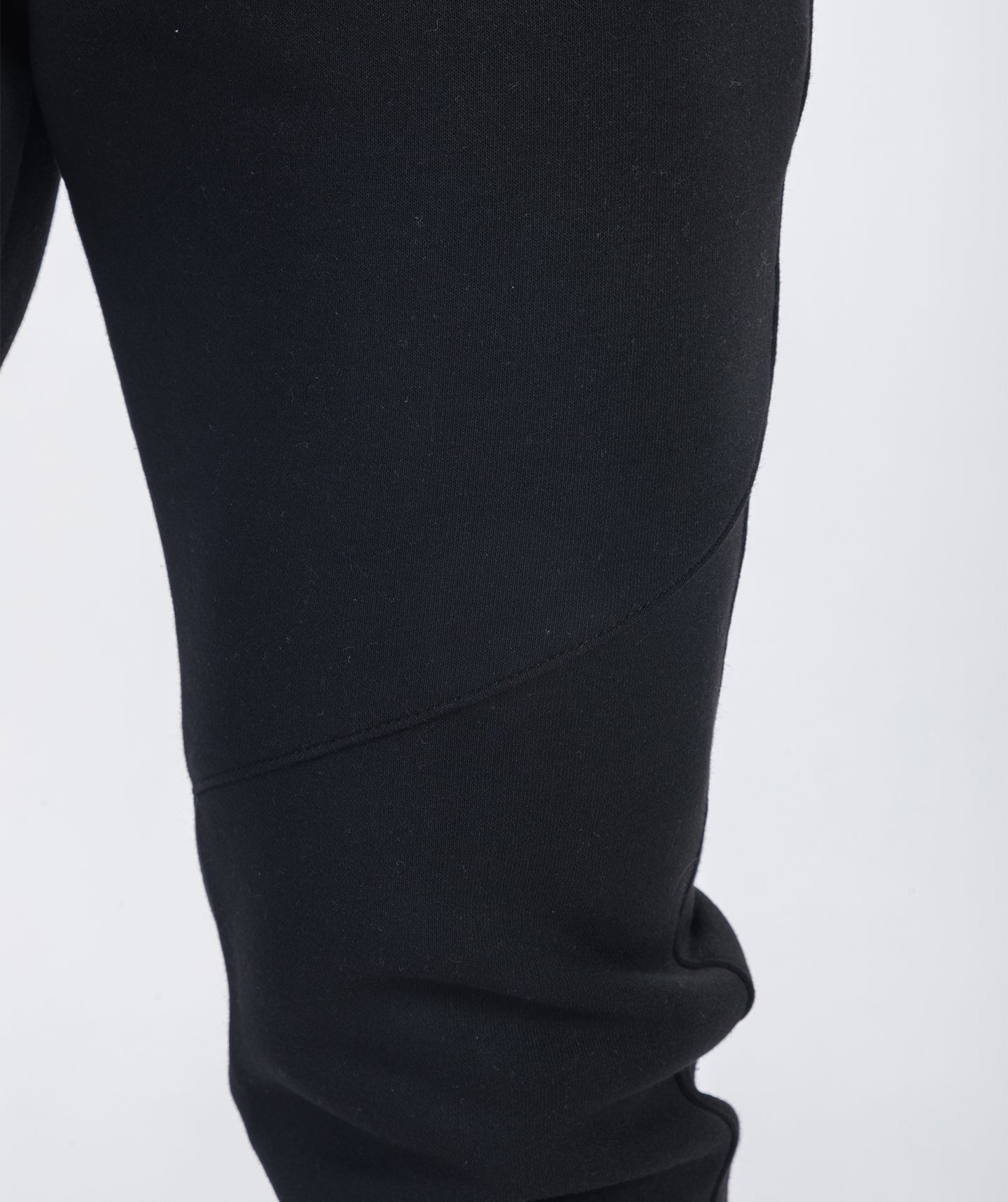 Kg ⚜  
11108-01 ⚜  
A7 ⚜  
PANTONE: Black ⚜  
88 % nylon 12 % spandex, 160cmx195g fabric v189-gray P:Black